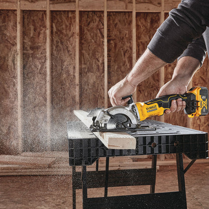 DeWalt DCS571B ATOMIC 20V MAX* Brushless 4-1/2" Cordless Circular Saw